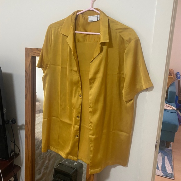 Men's Large Gold Shirt - Picture 1 of 1